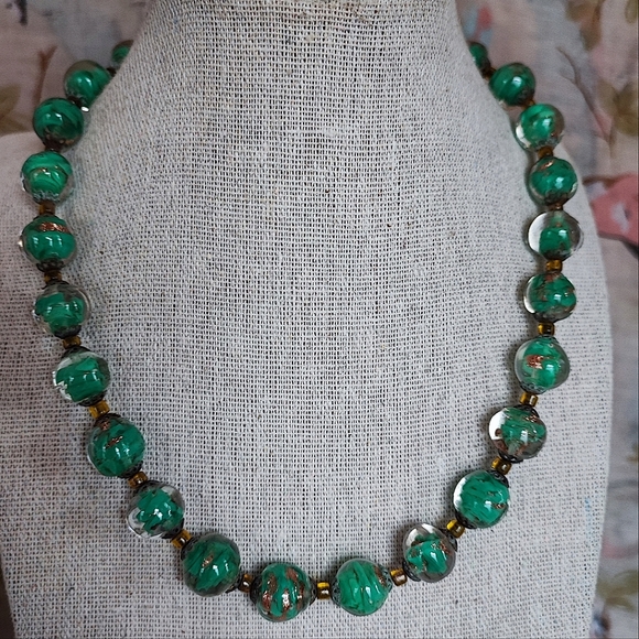 Venetian Murano Green Golden Foil Glass Beaded Vintage Italy Italian Necklace - Picture 1 of 11